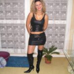 Coquine docile pour coquin qui aime la domination dispo